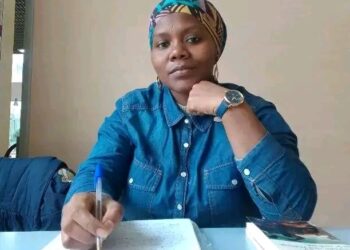 Une jeune plume comorienne qui fait rayonner le shiKomori en France