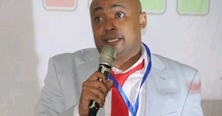 Le Pr MOUTU Abdou Salam Moutui partage son parcours aux étudiants du CUP